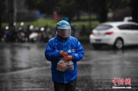 “外卖小哥”交通事故多发 交管部门妙招频出(图2)