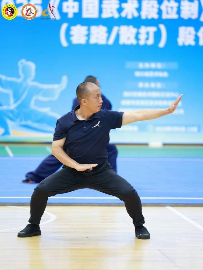 蜀山流云拳正式登台展演并完成首次擂台实证(图5) 蜀山流云拳正式登台展演并进行擂台实证(图4)