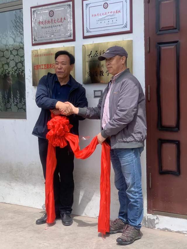 传承非遗技艺 弘扬传统文化——得元斋荣获太原市工艺美术协会示范单位(图2) 传承非遗技艺 弘扬传统文化——得元斋荣获太原市工艺美术协会示范单位(图2)