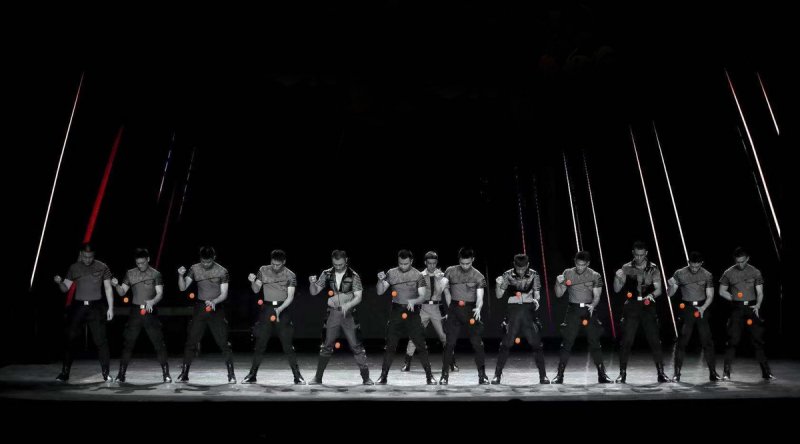 大型现代军旅题材杂技剧《战魂——第三战队》西安首演(图2)